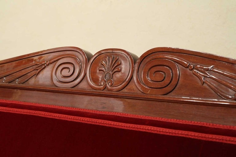 18th Century French George Jacob Manner Hand Carved Mahogany Upholstered Sofa In Good Condition For Sale In Firenze, IT