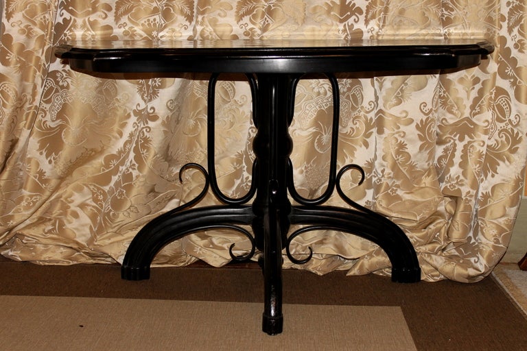Austria, late 19th century.
An ebonized wood side table or console table.
Very good condition, minor wear consistent with age and use.
Measures: Length 136 cm; depth 51 cm; height 76 cm.