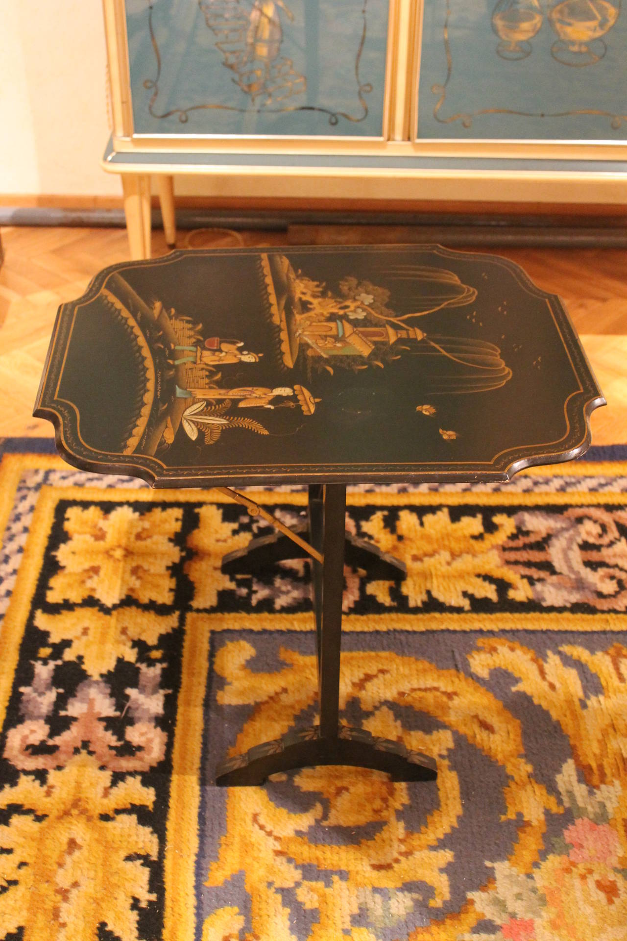 European Lacquered Folding Table In Excellent Condition In Firenze, IT