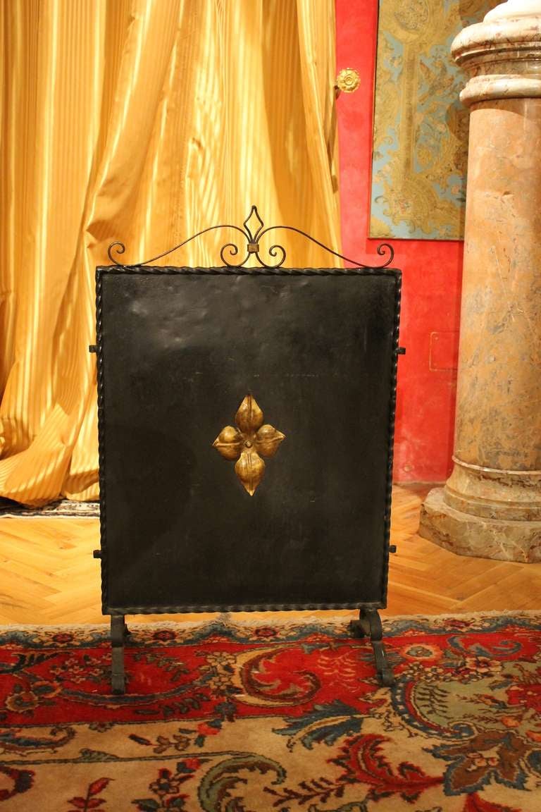 20th Century Italian Black Wrought Iron and Parcel Gilt Freestanding Fire Place Screen