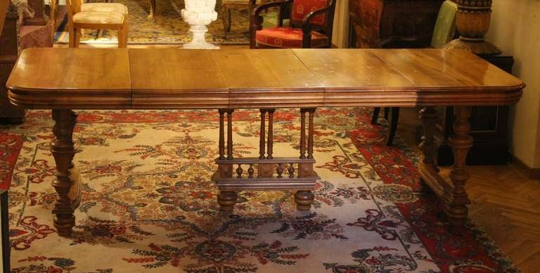 Italian An Extensions Dining Table