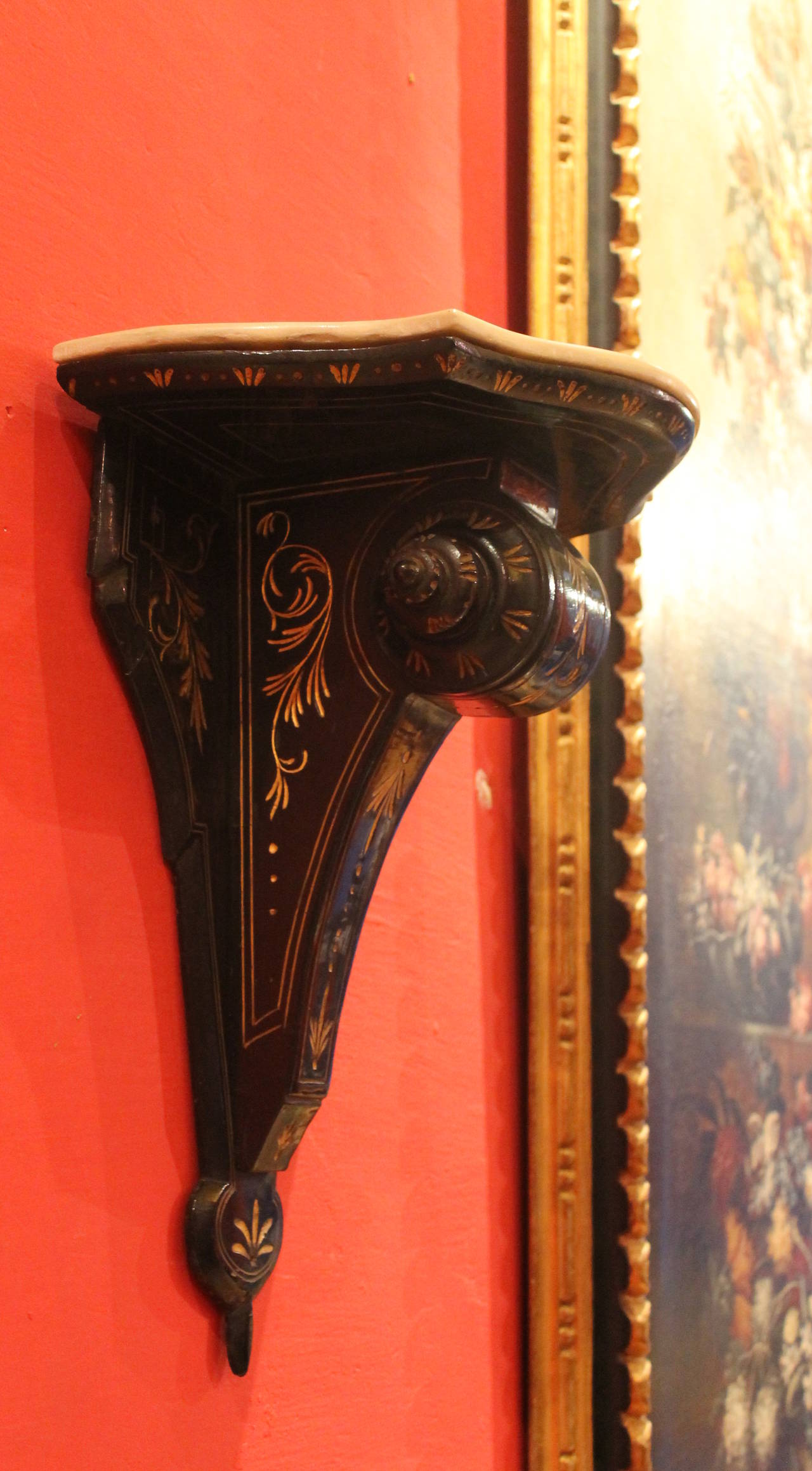 19th Century Neogothic French Black and Gilt Wood Wall Brackets with Marble Top In Excellent Condition In Firenze, IT