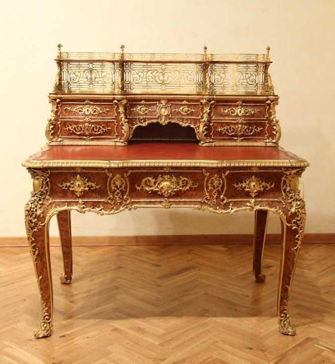 Austria and Italy, 18th century
The talents of Austrian master artisans, at the time of Marie Antoinette, have been combined to result in this wonderful example of luxuriously craftsmanship Bureau De Dame commissioned by an Italian Noble