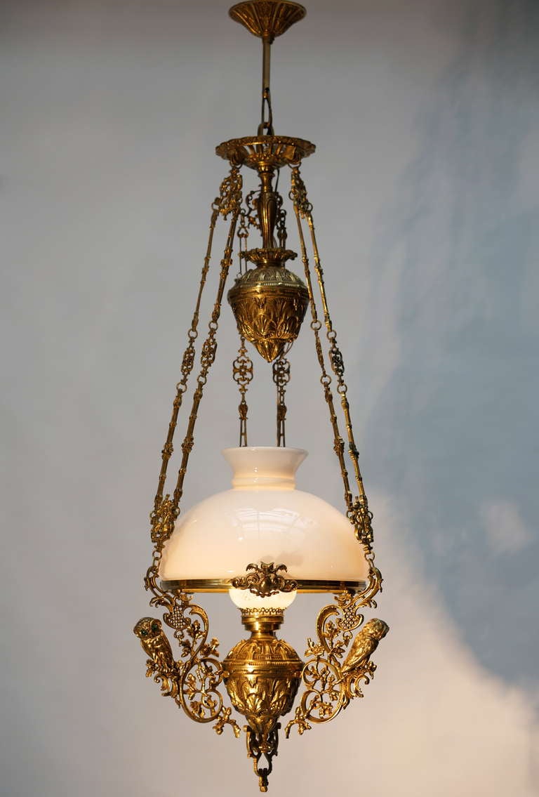 Hanging oil lamp, electrified.
Diameter:45 cm.
Height:130 cm.