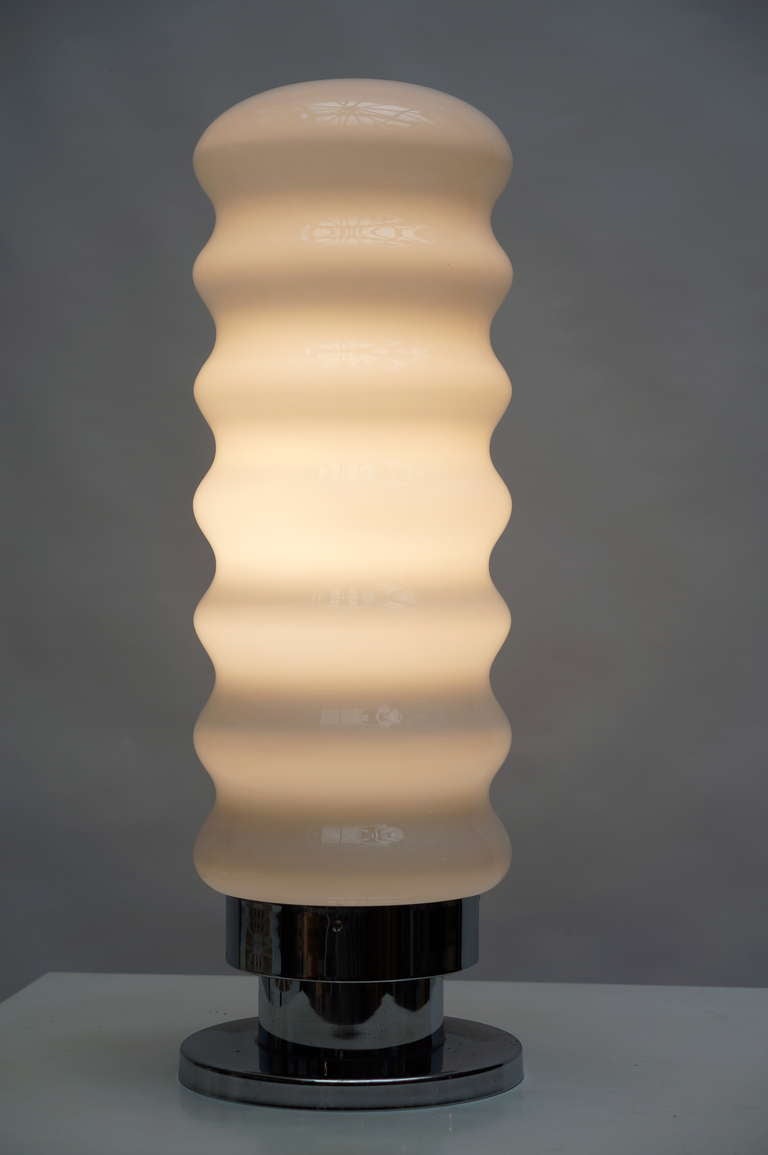 Murano table or floor lamp.
Height:87 cm.
Diameter:30 cm.