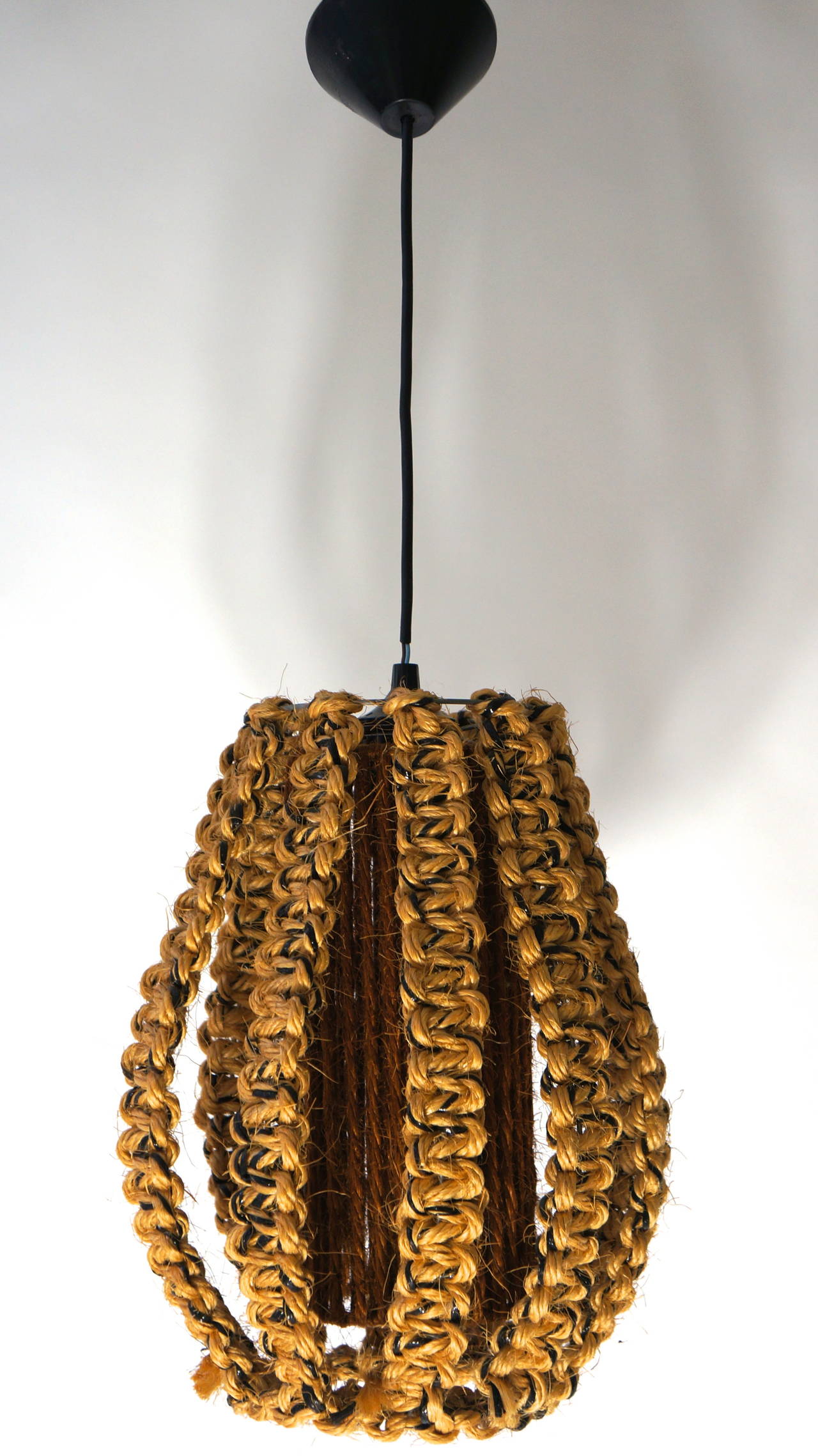 Danish 1950s Rope Pendant Light In Good Condition For Sale In Antwerp, BE