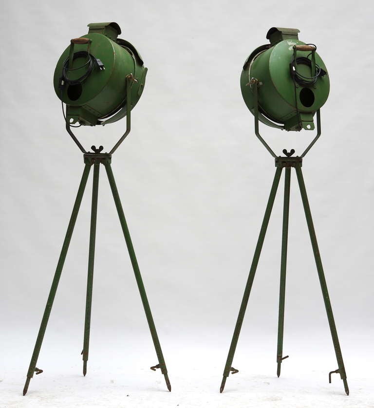 Two 1900s French Theater Lights In Good Condition In Antwerp, BE