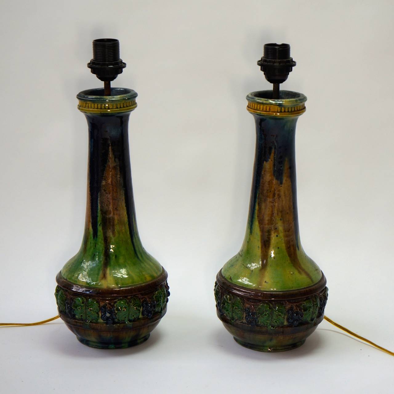 Pareja de lámparas de mesa de cerámica Moderno de mediados de siglo en venta