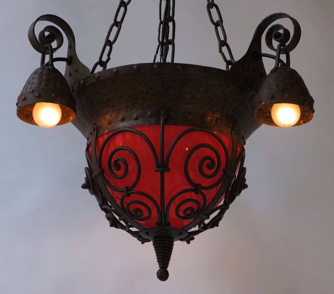  Gothic Style Chandelier In Good Condition In Antwerp, BE