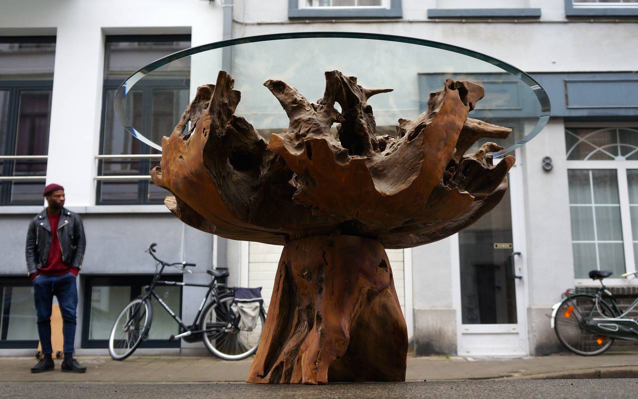 Spectacular Sculptural Large Burl Wood Table In Excellent Condition In Antwerp, BE