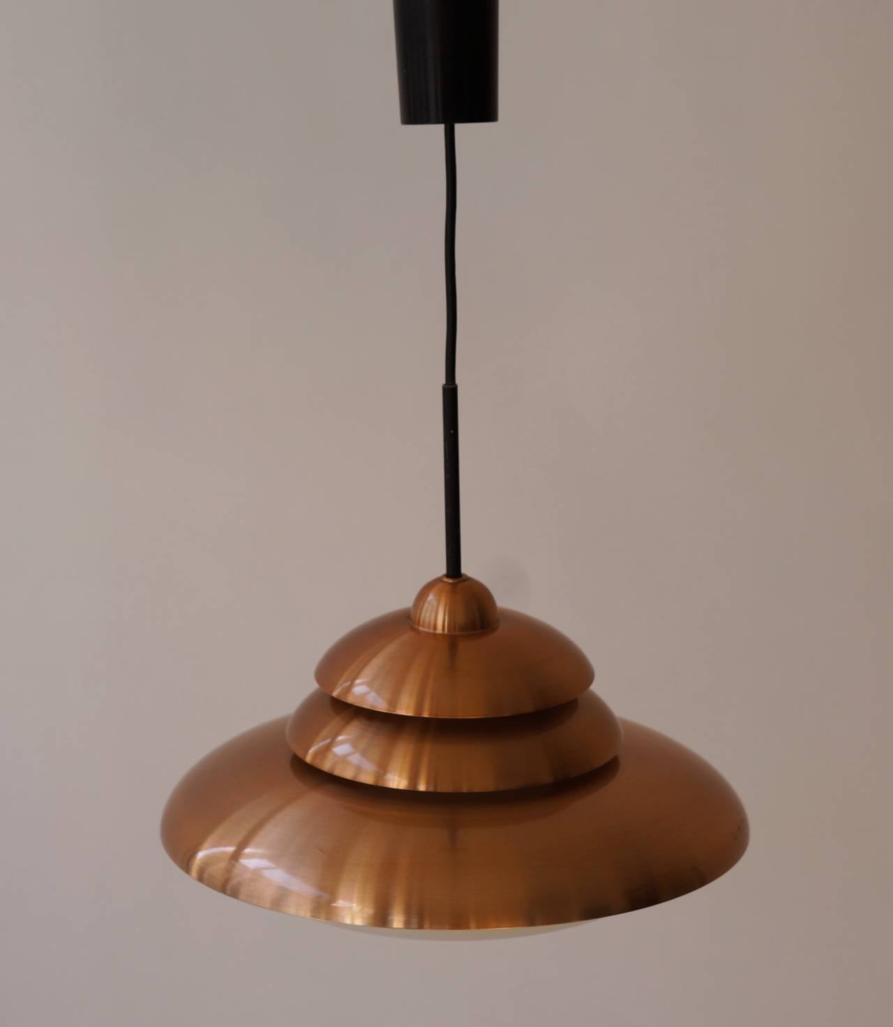 Mid-Century Modern Doria Pendant Light For Sale