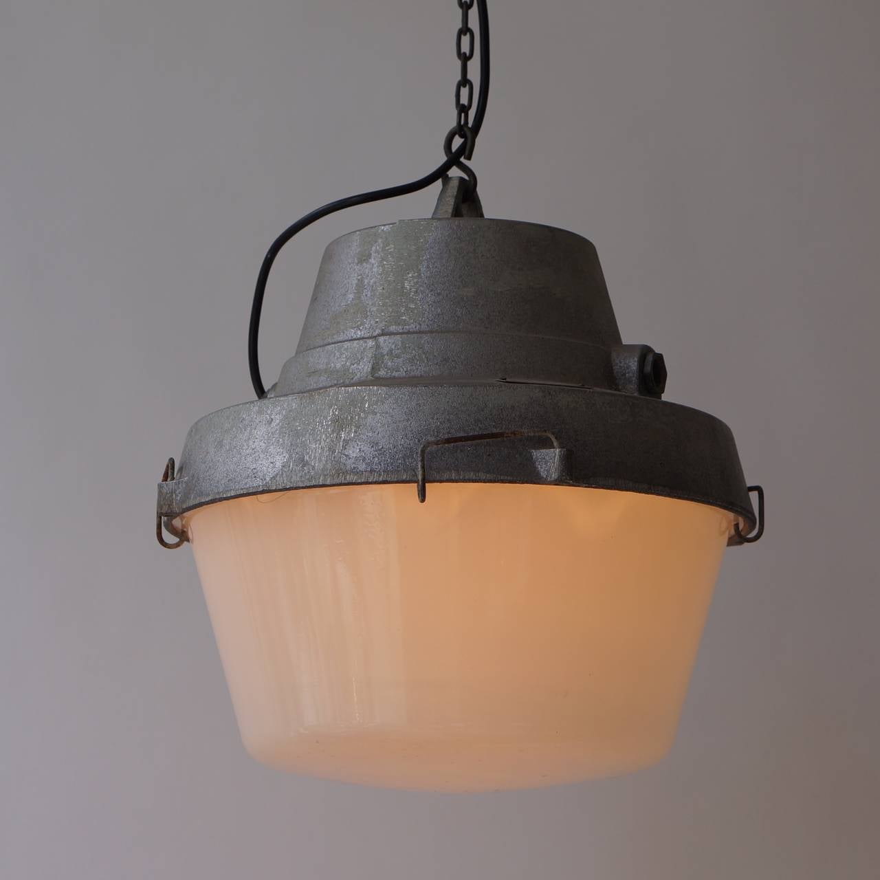 One of Five Industrial Pendant Lights In Good Condition For Sale In Antwerp, BE