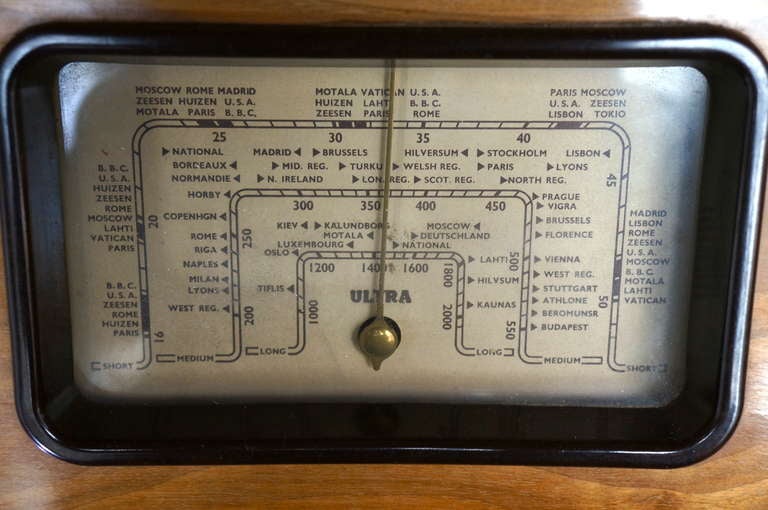 Mid-20th Century Vintage 1950s Garrard RC60/D16 Radiogram Cabinet