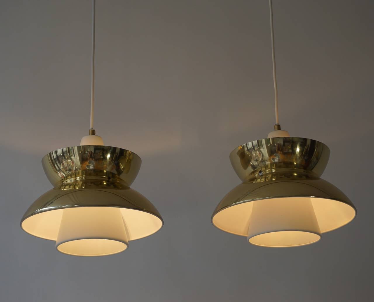 Two Midcentury Pendant Lights by Jørn Utzon In Good Condition For Sale In Antwerp, BE