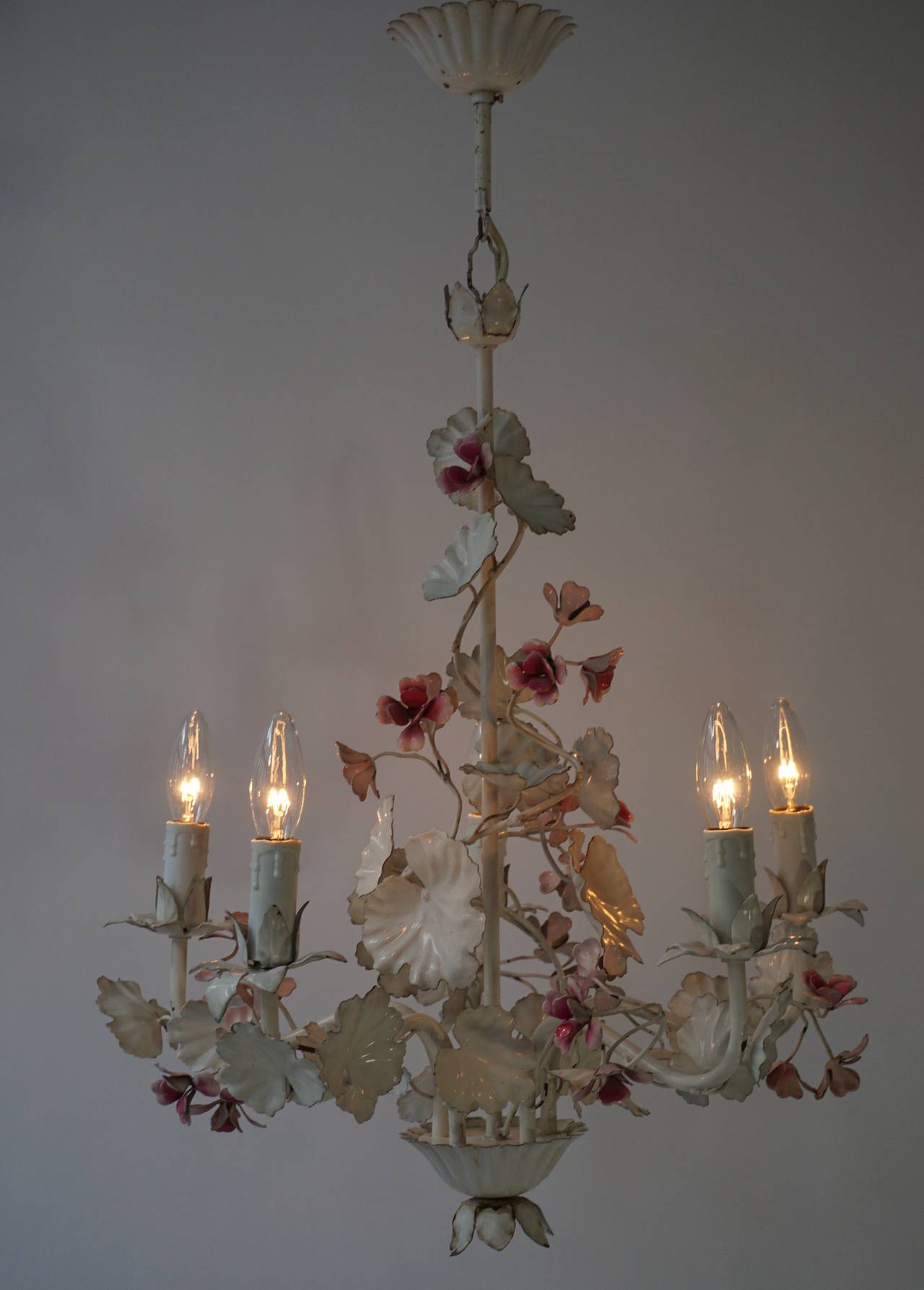 Italiano Lampadario a fiori italiano in vendita