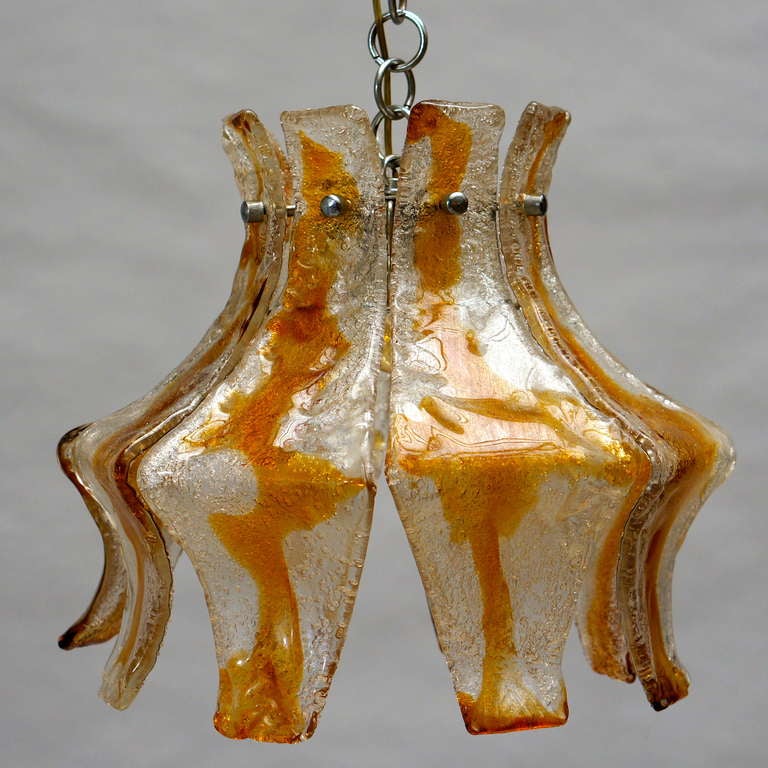 Kronleuchter aus mundgeblasenem Bernsteinglas aus Muranoglas (Metall) im Angebot