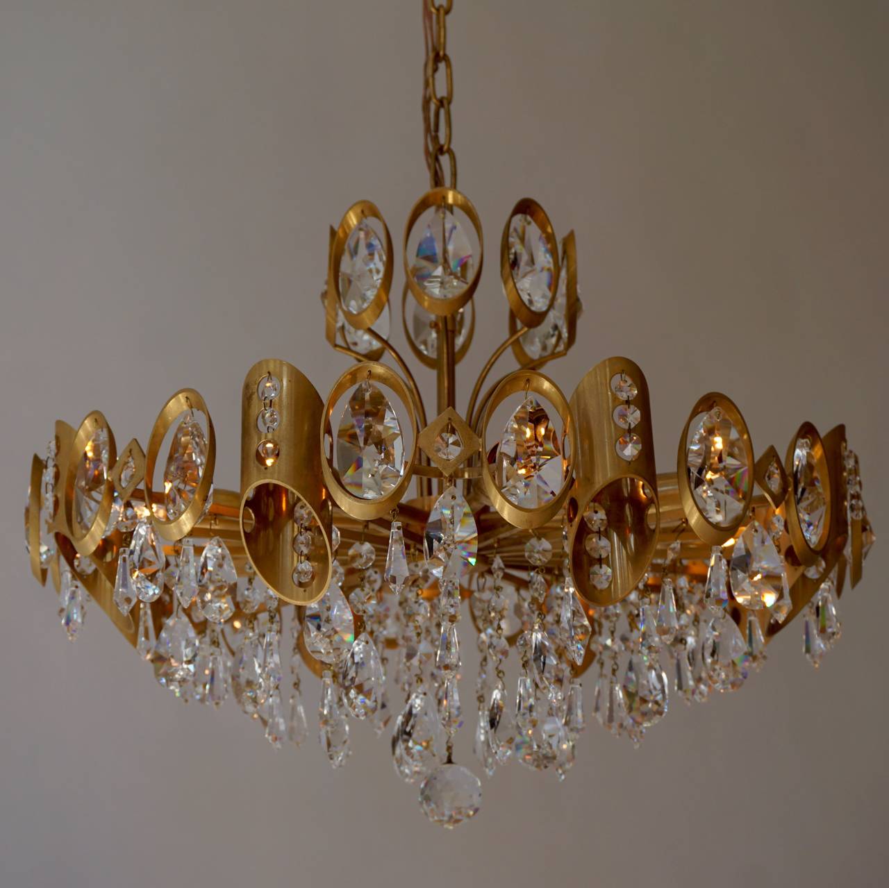 Mid-Century Modern Palwa Sciolari Brass and Faceted Crystal Chandelier For Sale