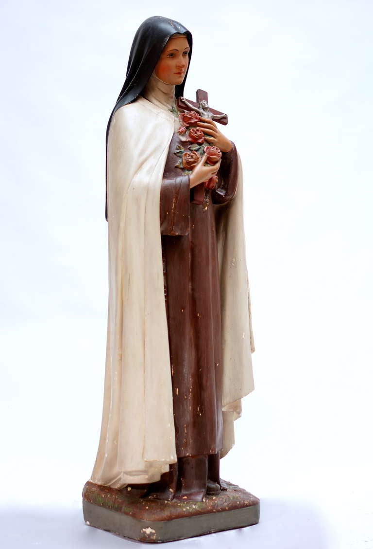 Large French Antique St Therese of Lisieux Statue , Little flower, Polychrome In Good Condition For Sale In Antwerp, BE