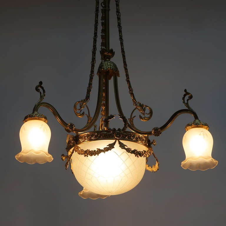 Italian Art Nouveau Brass and Glass Chandelier In Good Condition For Sale In Antwerp, BE