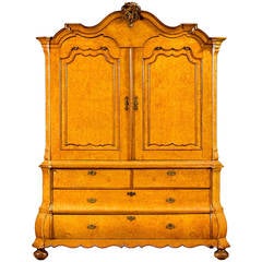 Top Quality and Very Elegant Early 18th Century Amboyna Wood Dutch Cabinet 11