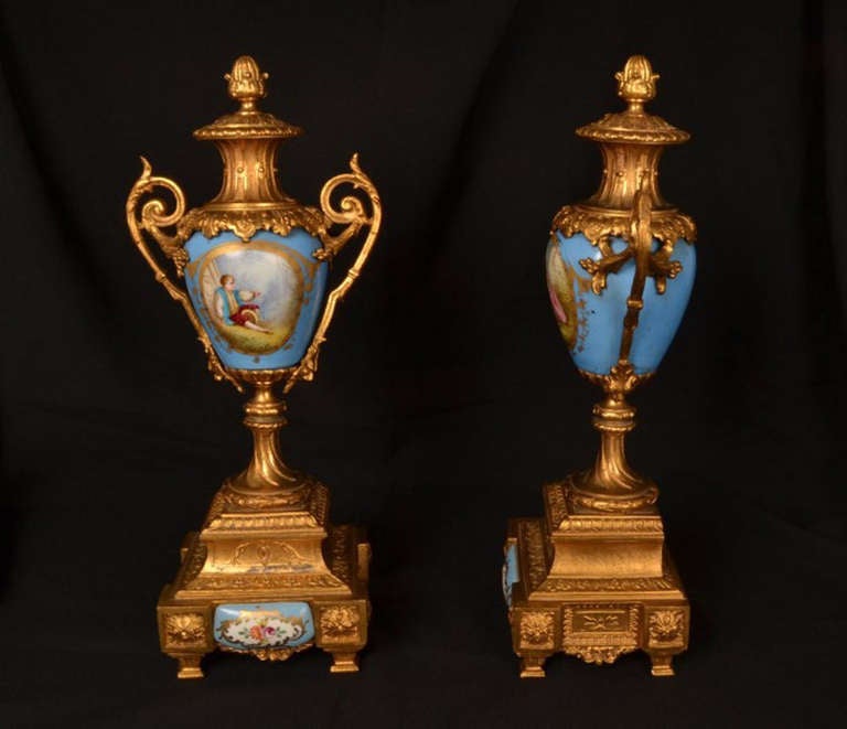 Antique Pair of French Garniture Porcelain Urns c.1880 In Excellent Condition In London, GB