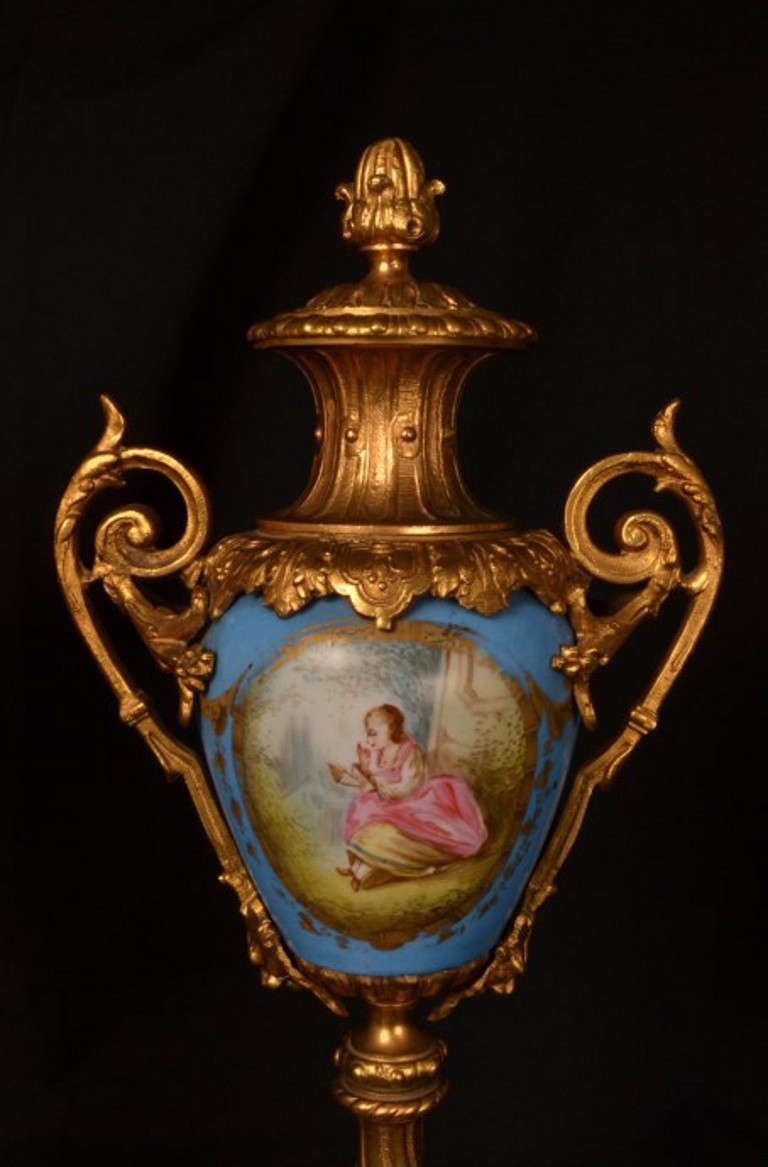 Antique Pair of French Garniture Porcelain Urns c.1880 1