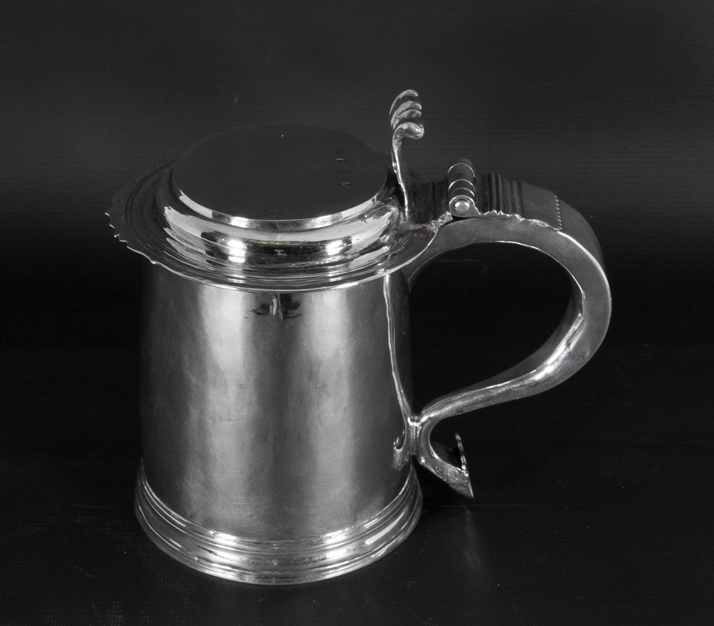 Antique William & Mary English Silver Tankard 1697 In Excellent Condition In London, GB