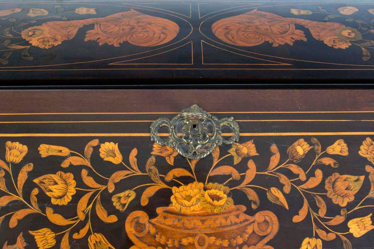 Antique Dutch Marquetry Mahogany Bombe' Bureau c.1780 In Excellent Condition In London, GB