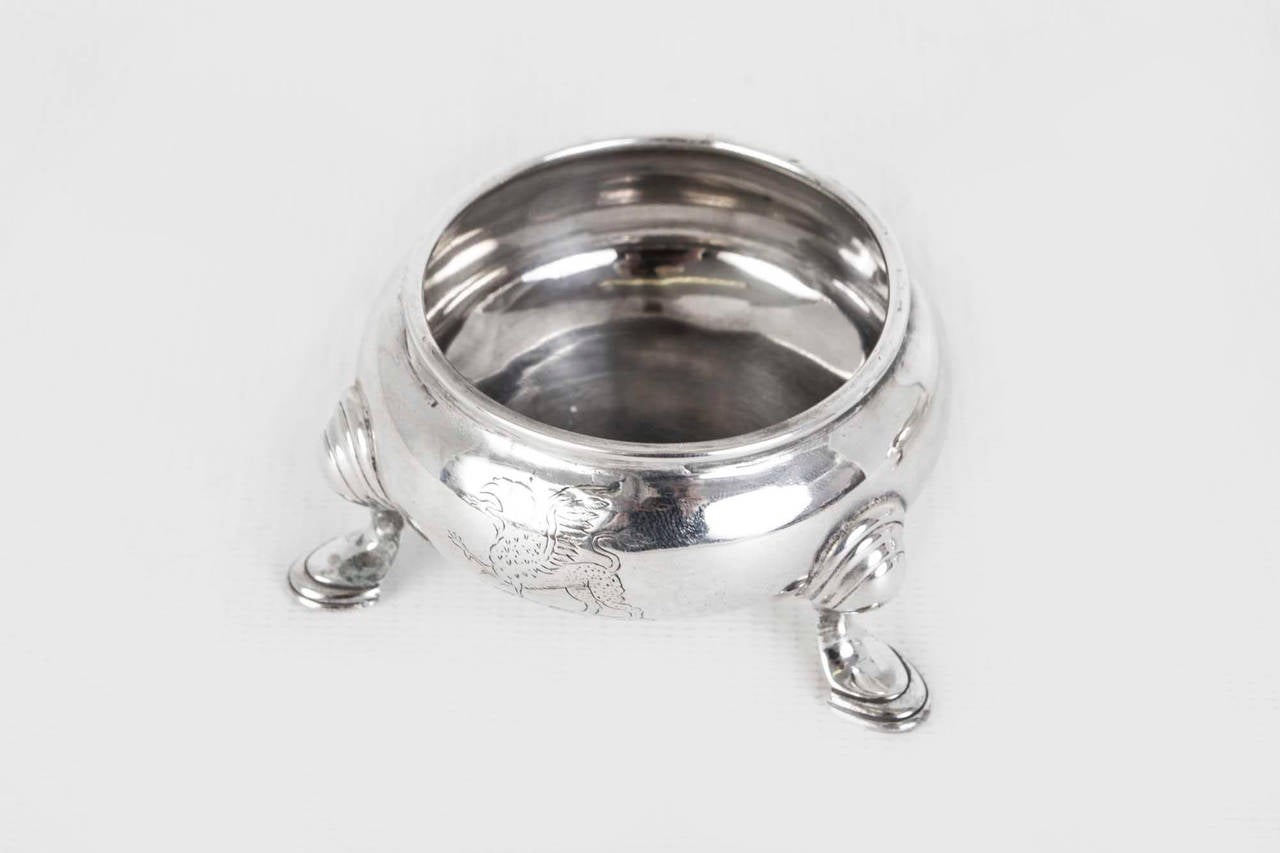 Antique Pair of Silver Salts by Paul de Lamerie 1734 In Excellent Condition In London, GB