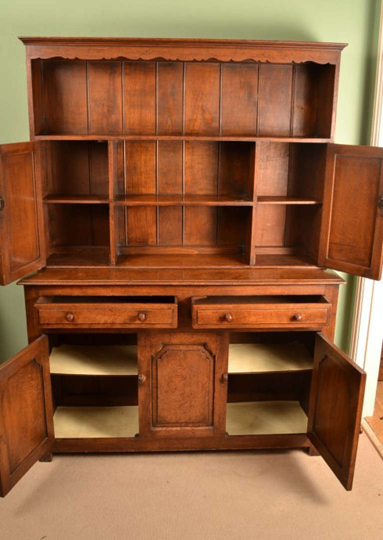20th Century Antique English Oak Dresser Cabinet circa 1900