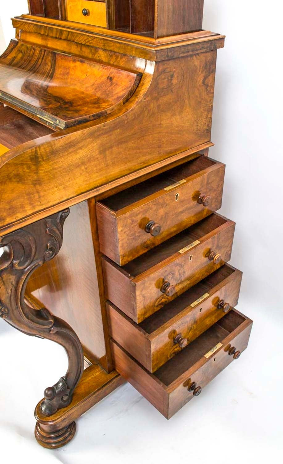 Antique Burr Walnut Pop-Up Davenport Desk, circa 1860 In Excellent Condition In London, GB