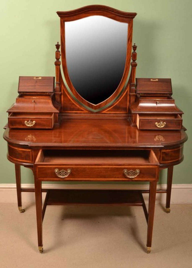 English Antique Mahogany Dressing Table by Gillows of Lancaster
