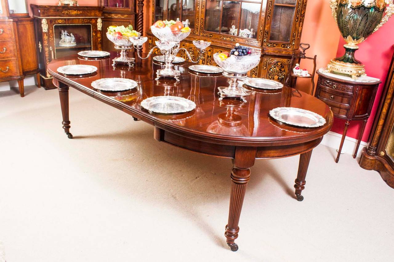 This is an exquisite English antique Victorian solid mahogany extending dining table, circa 1880 in date. 

The table has two original leaves and can comfortably seat eight people if required. It has been hand-crafted from solid mahogany, the two