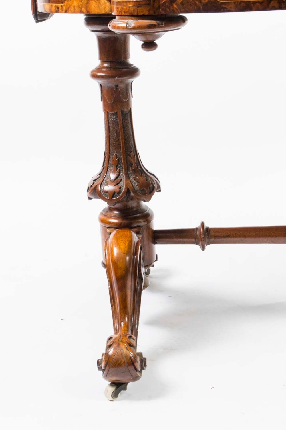 19th Century Victorian Burr Walnut Writing Table In Excellent Condition In London, GB