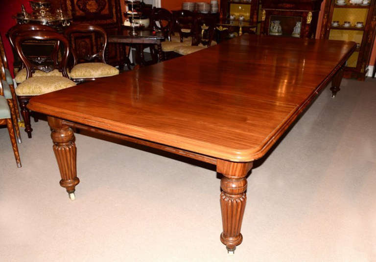 Antique 12ft Mahogany Dining Table c.1850 & 16 Chairs In Excellent Condition In London, GB