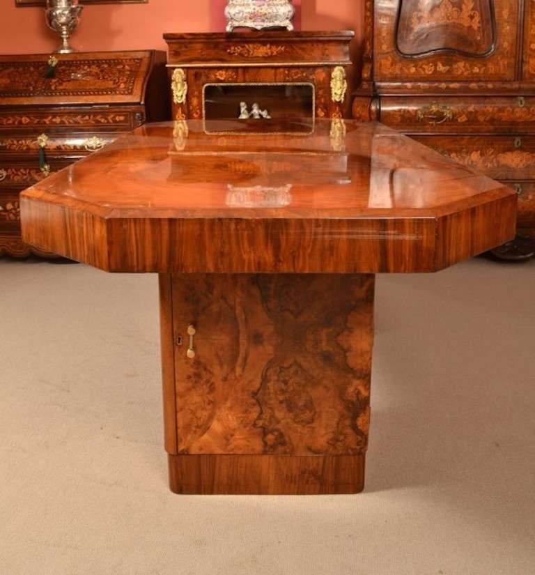 Antique Art Deco Burr Walnut Dining Table In Excellent Condition In London, GB