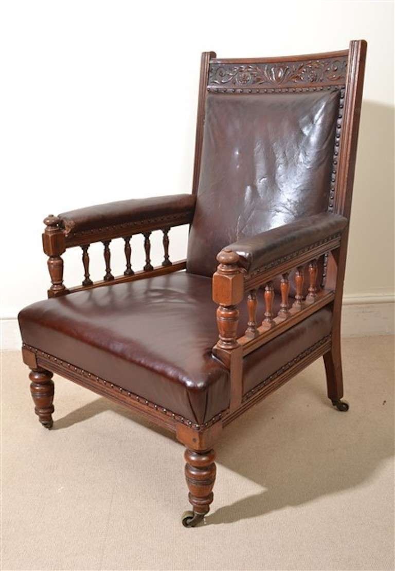 19th Century Pair of English Leather Armchairs For Sale 1