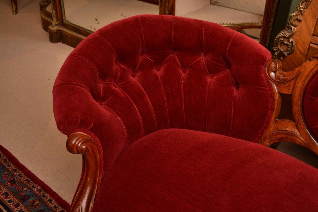 Antique Victorian Walnut Sofa Chaise c.1860 1