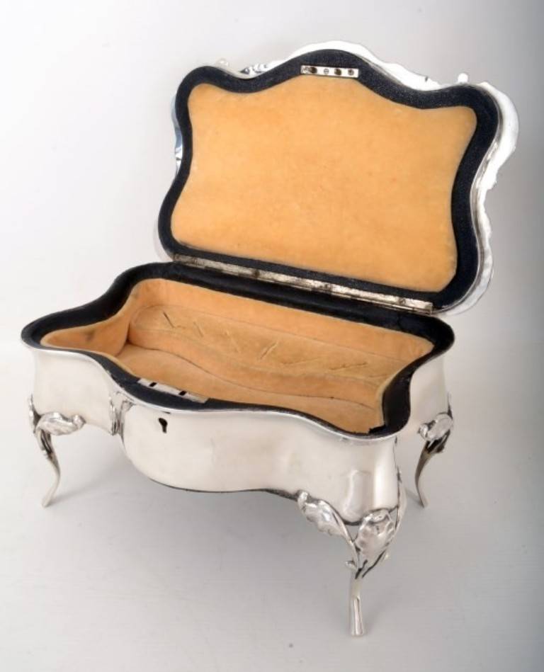 Antique Silver Jewelry or Ring Box by William Comnys 1