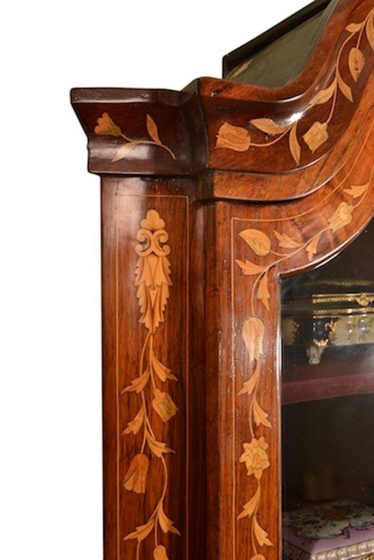 Antique Dutch Walnut Marquetry Corner Cabinet, circa 1800 1