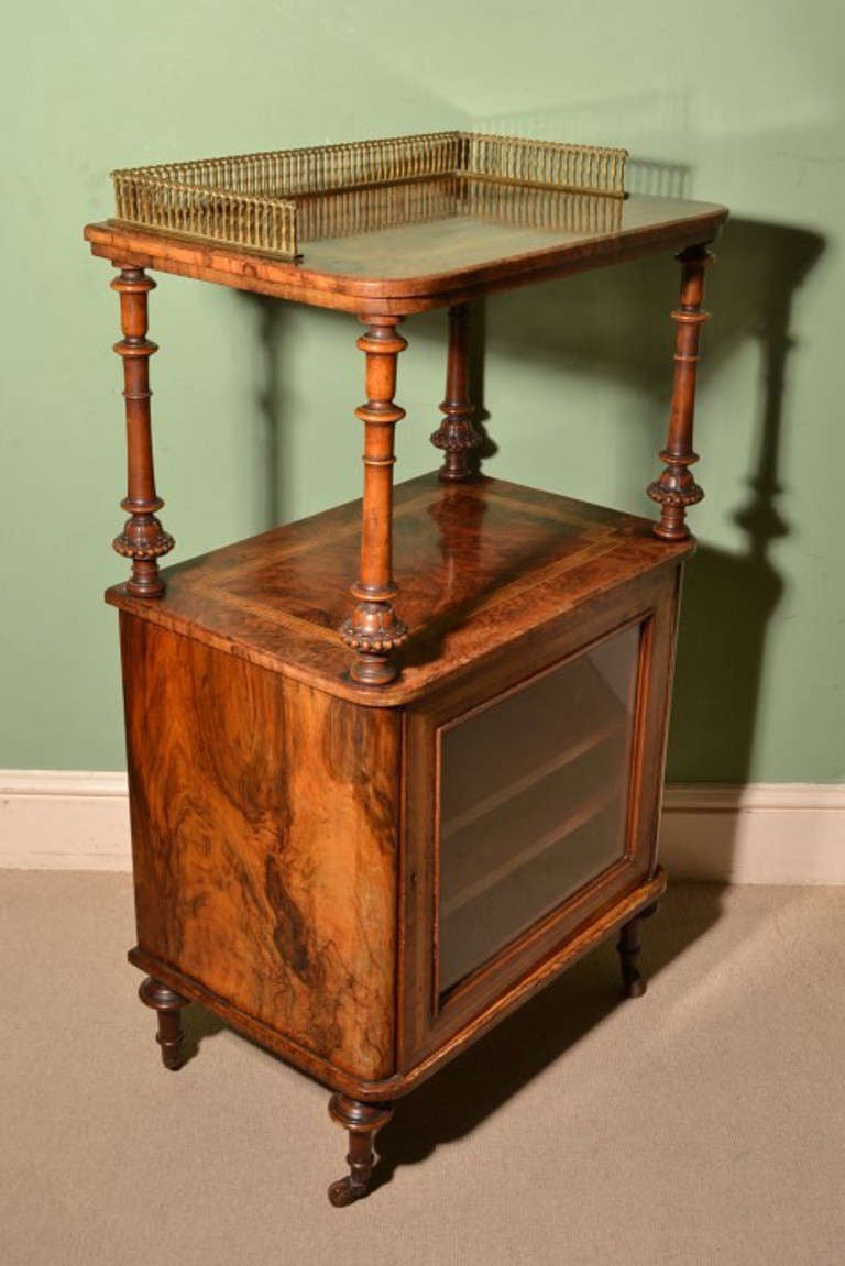 Antique Victorian Walnut & Amboyna Music Cabinet c.1860 In Excellent Condition In London, GB