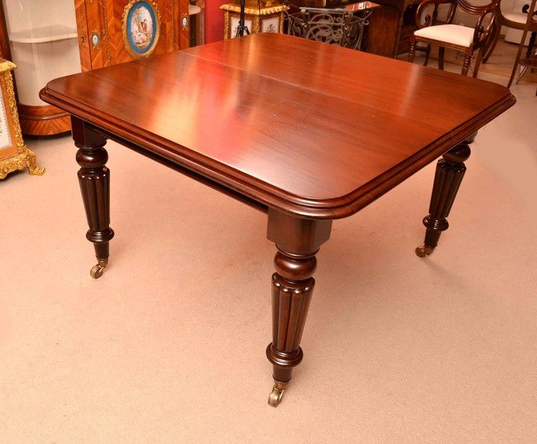 Antique Victorian 8 ft Mahogany Dining Table & 8 Chairs In Excellent Condition In London, GB