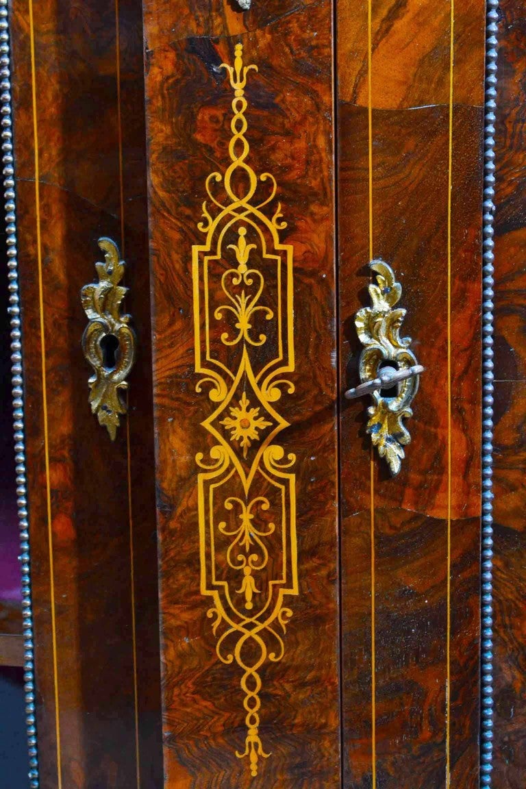 Antique Victorian Burr Walnut Inlaid Credenza C1860 In Excellent Condition In London, GB