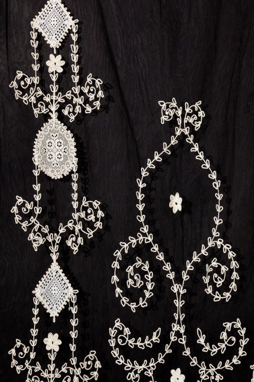 2 Pair Lace Curtains