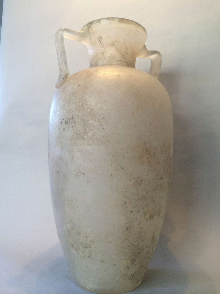 Large Venetian Glass vase, after Antiquity In Excellent Condition In Woodstock, NY