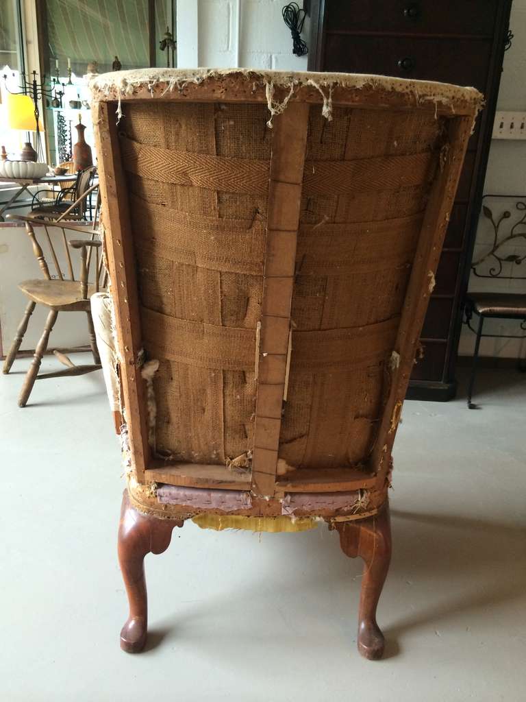 Queen Anne Period Wing Chair, American In Good Condition In Woodstock, NY