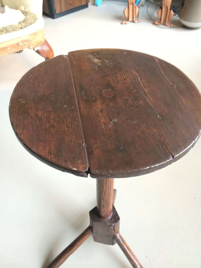 Colonial American Candle Stand For Sale 3