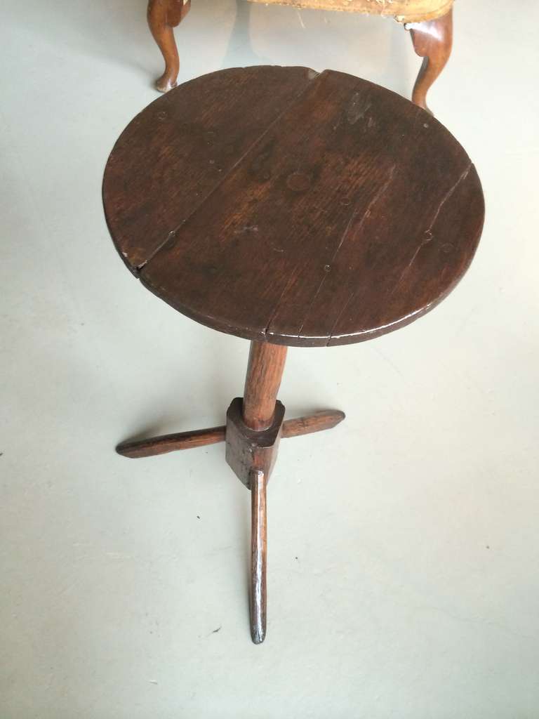 Colonial American Candle Stand For Sale 4