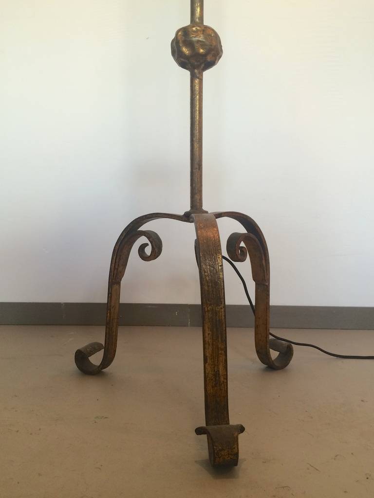 Wrought Iron 1940s French Floor Lamp with Gilt Surface For Sale