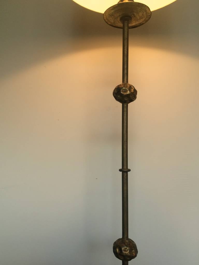 1940s French Floor Lamp with Gilt Surface For Sale 1